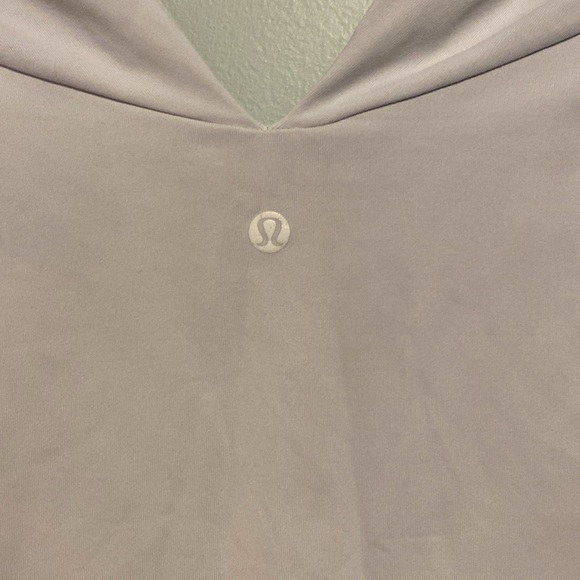 Lululemon | white Sleeveless workout Top PTP 13 in flat lay - built in brashelf - Picture 2 of 3